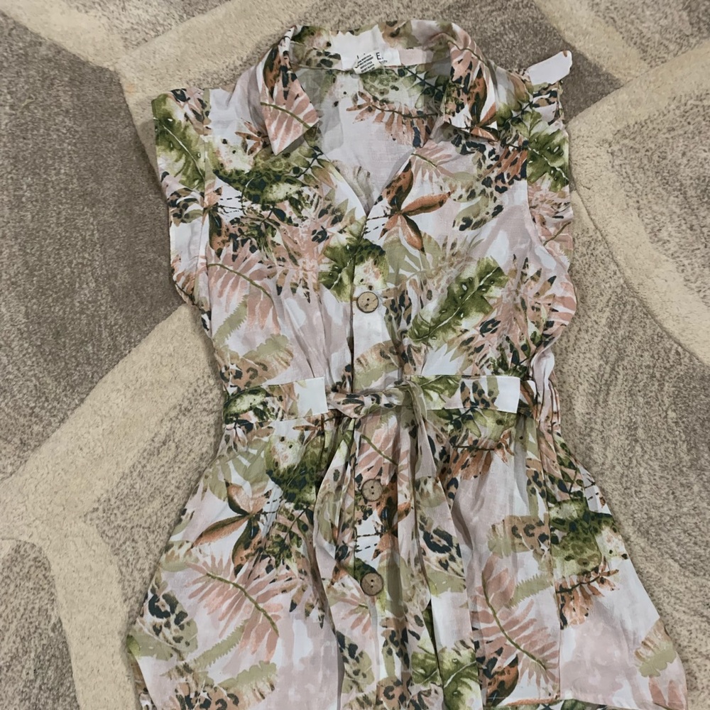 Hawaiian floral print blouse